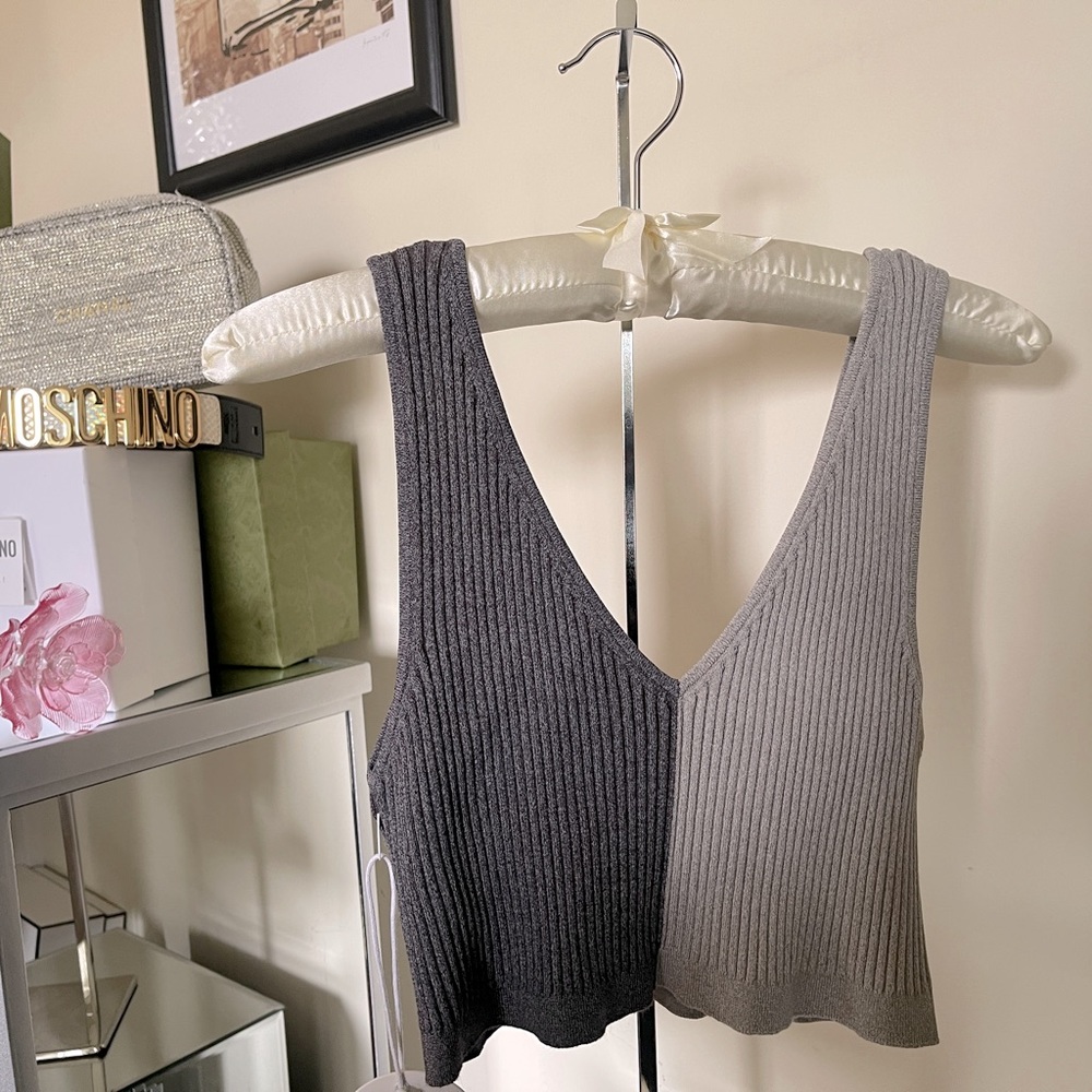 STAUD
Hana Rib-Knit Colorblock Top
HEATHER GREY ,Brand New